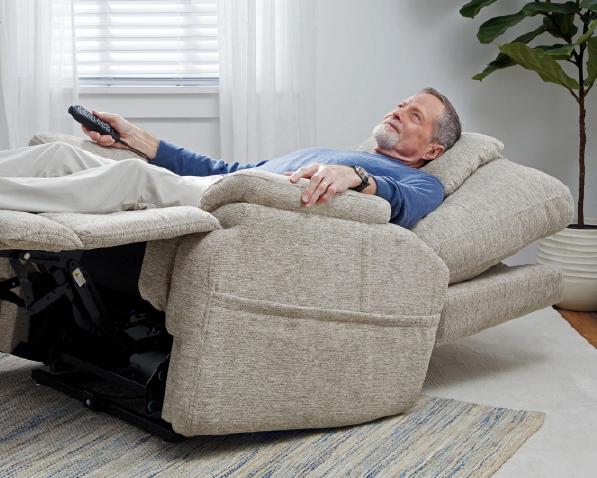 La silla de asistencia MacZcliner: Confort inteligente, apoyo y relajación en un sillón reclinable