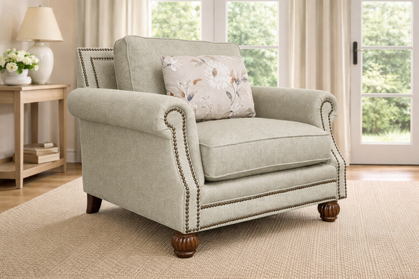 Sillón decorativo Solara Pebble: sillón tapizado de estilo tradicional de Mayo Chair