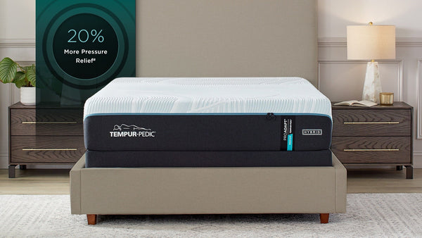 "Vista lateral del Colchón TEMPUR-ProAdapt® 2.0 Híbrido Medio mostrando su perfil de 12 pulgadas y su construcción híbrida premium"