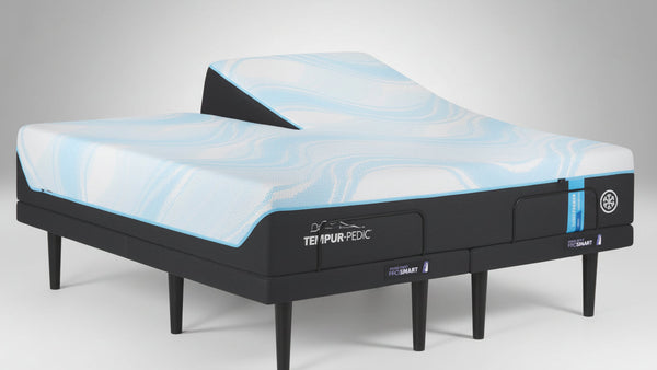 Colchón con un marco negro sobre fondo blanco