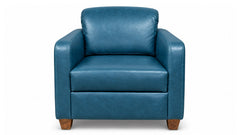 Un sillón de cuero azul con respaldo cuadrado y patas de madera, fotografiado sobre un fondo blanco liso.