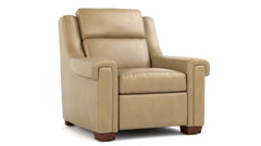 Sillón reclinable eléctrico Stickley Chester Futuro en piel de grano superior color topo, con diseño que se adapta a la pared