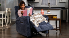 Sillón reclinable «Perfect Match Classic Nocturne Blue Power Rocker» – Sillón tapizado para salón | Gallery Furniture