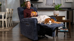 Sillón reclinable «Perfect Match Classic Nocturne Blue Power Rocker» – Sillón tapizado para salón | Gallery Furniture