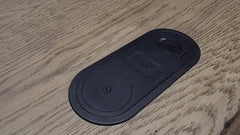 Mesita de noche de estilo rústico moderno de Montclair con 2 cajones y compartimento para dispositivos electrónicos