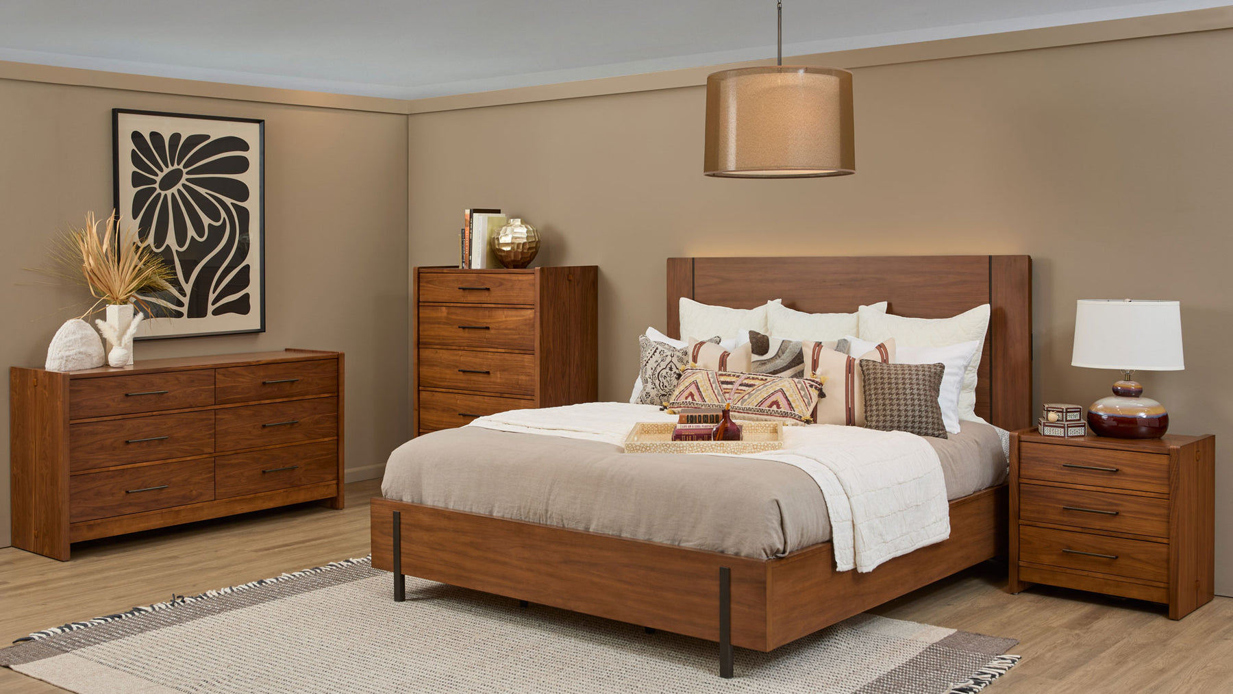 Taliesin King Panel Bed |Gallery Furniture