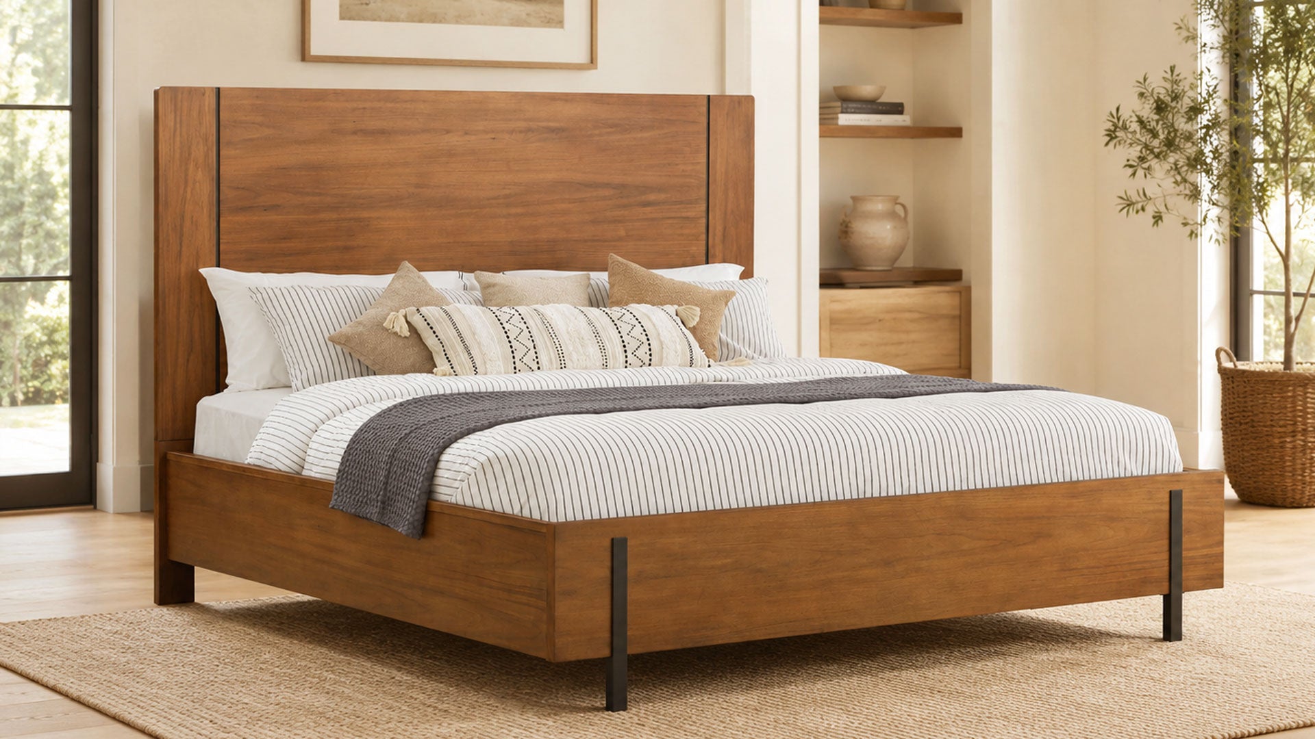 Taliesin King Panel Bed |Gallery Furniture