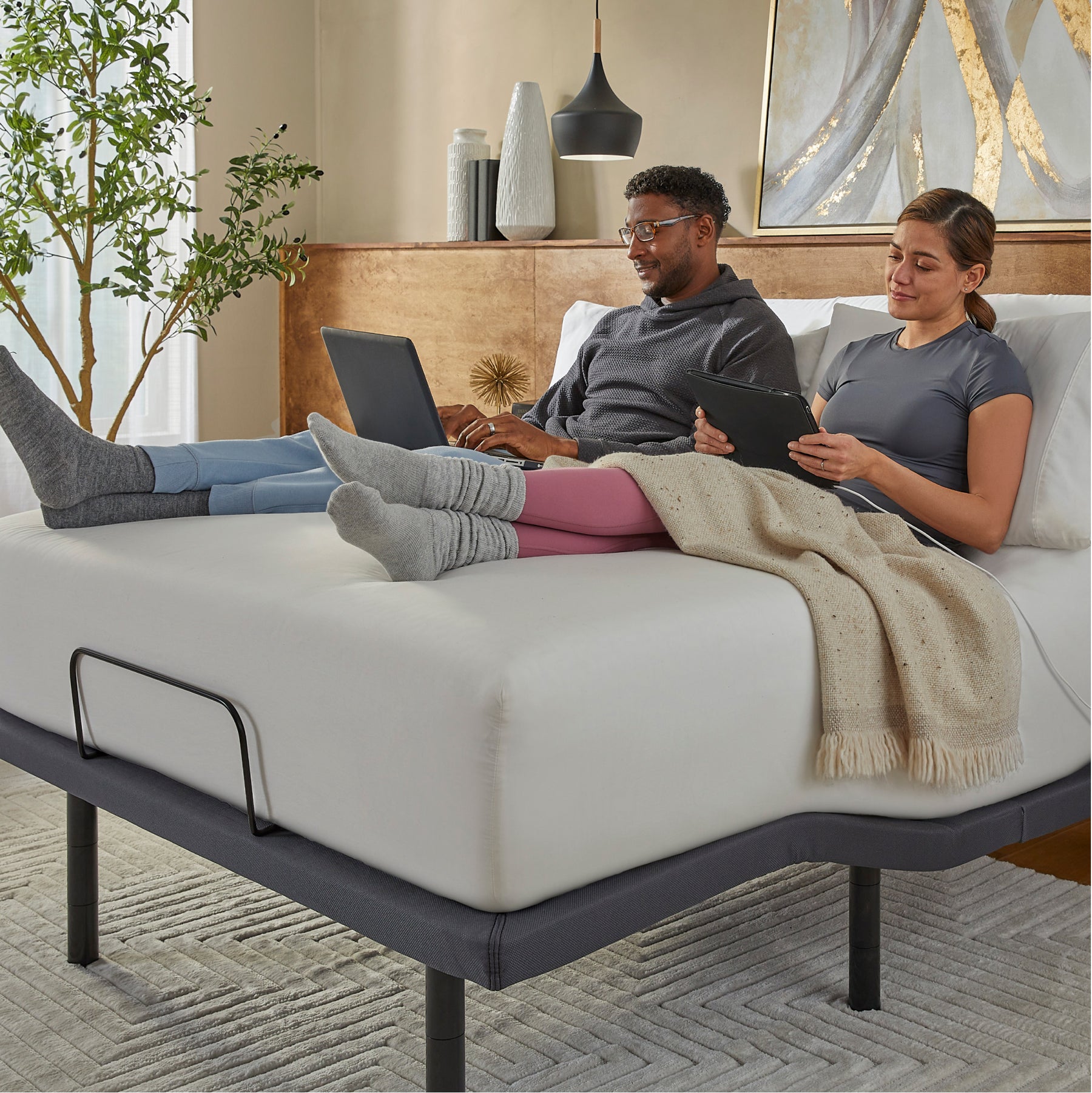 Gold BaseLogic Adjustable Base Split Head King – 3-in-1 Legs | Single Massage, Zero-Gravity & Underbed Lighting