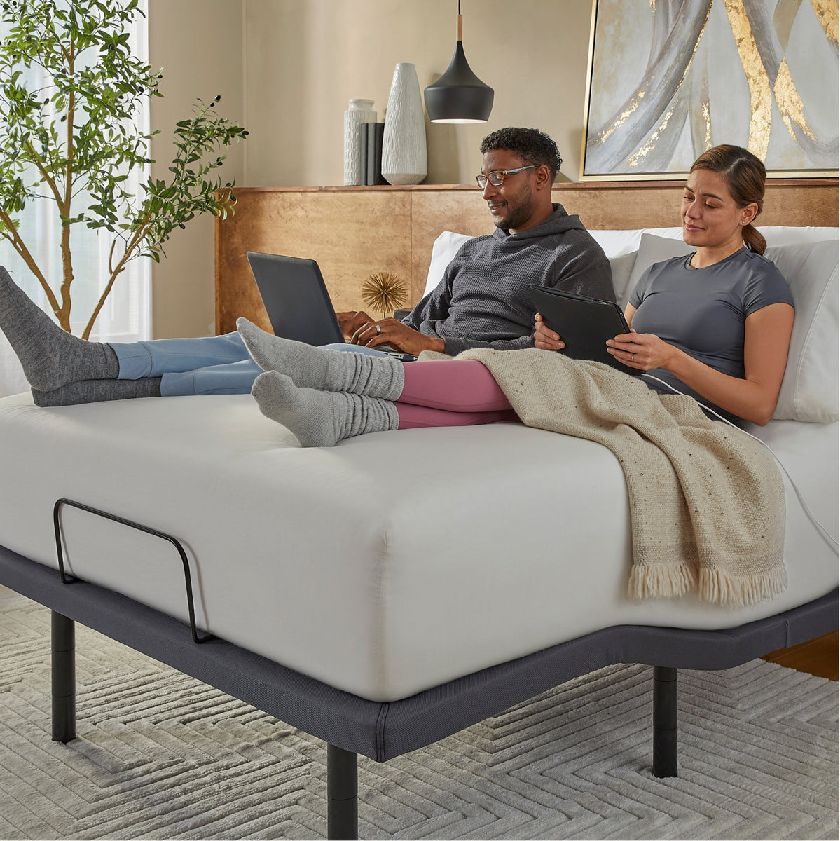 King Size Gold BaseLogic Adjustable Base – Gallery Furniture