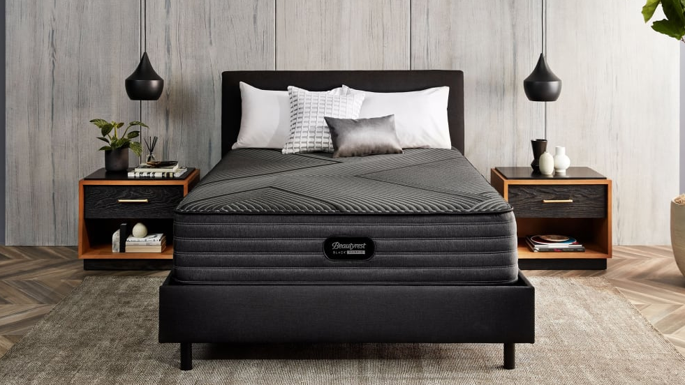 Queen Size Beautyrest Black LX Hybrid Plush Mattress