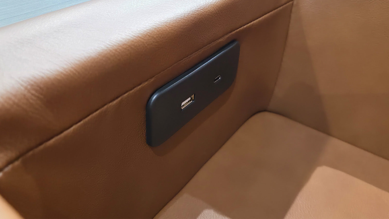 Big Spring Saddle Brown Leather Smart Console | MacModular Sectional Piece
